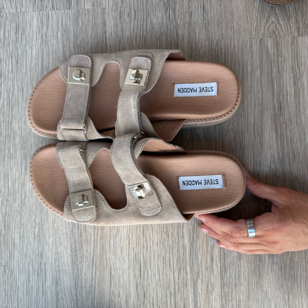 Steve Madden Bigschmona Taupe suede sandals - Picture 8 of 9